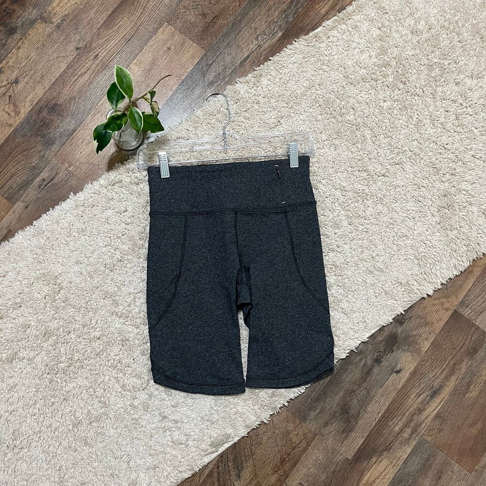 Calia by Carrie Underwood Size Small High Waisted Gray Essential Biker Shorts